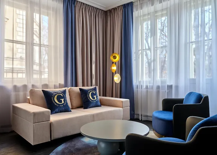 Garamond, A Tribute Portfolio Hotel, Old Town Hotel