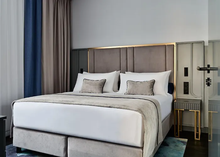 Garamond, A Tribute Portfolio Hotel, Old Town Hotel